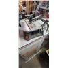 Image 8 : ROCKWELL BLADE RUNNER SAW RK7321 AND MITRE COMPOUND SAW 10" - MAY NOT BE WORKING - SEE TWO WIRE ON B