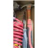 Image 8 : BOX OF ASSORTED TOOLS AND AIR HOSE