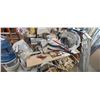 Image 33 : BOSCH PORTABLE 12" MITRE COMPOUND SAW