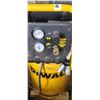 Image 5 : DEWALT 15GAL 5.0CFM 1.6HP AIRCOMPRESSOR