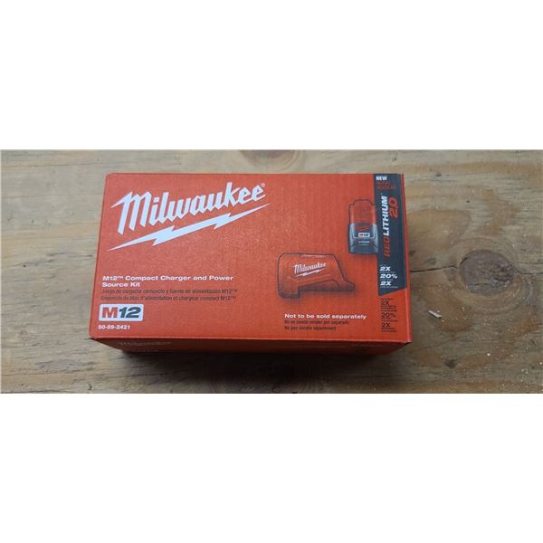 NEW MILWAULKEE M12 CHARGER
