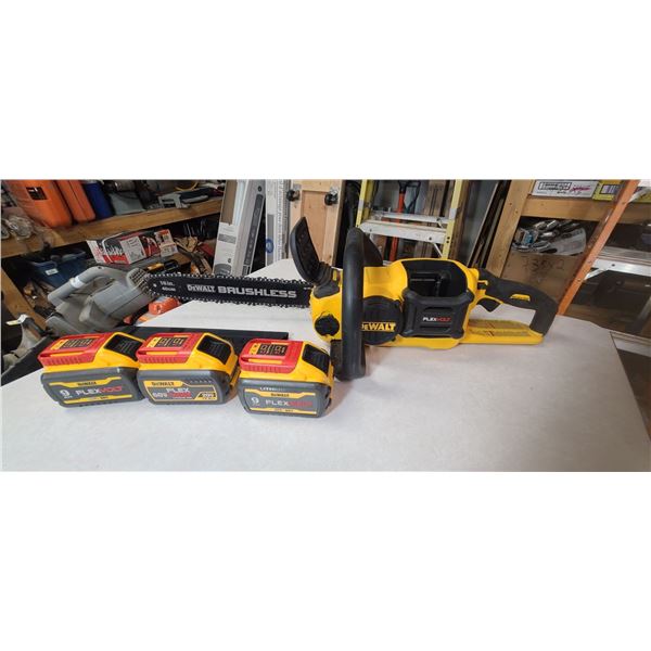 DEWALT BRUSHLESS 60V MAX DCCS670 CORDLESS CHAIN SAW IN TOTE C/W 3 HD BATTERIES NO CHARGER FOUND