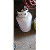 Image 3 : FULL 30 LBS  AND 20 LBS BOTTLES OF PROPANE