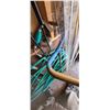 Image 29 : ALL HAND, CONSTRUCTION AND GARDEN TOOLS/ HOSE ON WALL AND IN CORNER