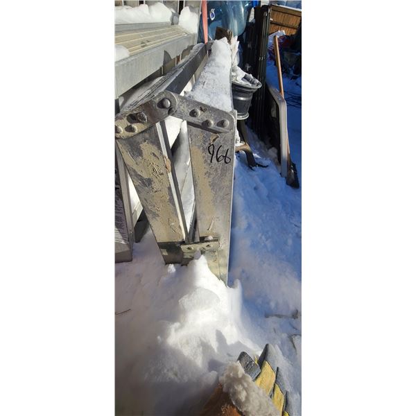 ONE 48 INCH STURDY LADDER