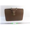 Image 1 : Vintage Genuine Leather Briefcase 11'' x 16'' x 7'' - Some Wear