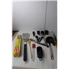 Image 3 : Kitchen Utensil Lot- Spatula, Ladle, Measuring Spoons, Misc.