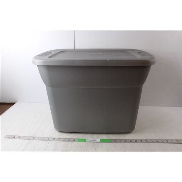 Sterilite 18 Gallon Plastic Storage Tote 24" Long x 18.5" Wide x 15.75" Tall
