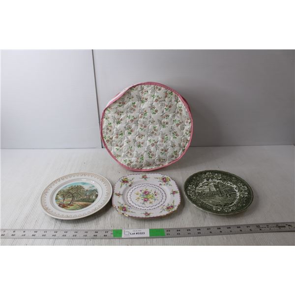 (3) Decorative Dessert Plates with Storage Case