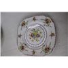 Image 3 : (3) Decorative Dessert Plates with Storage Case