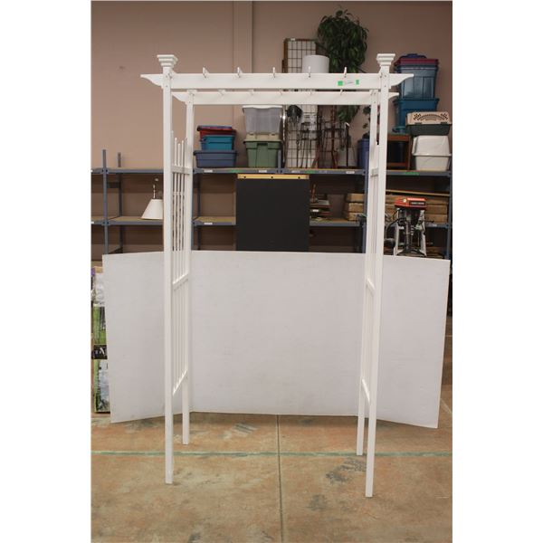 *Garden Arbour 45'' x 23'' x 92''