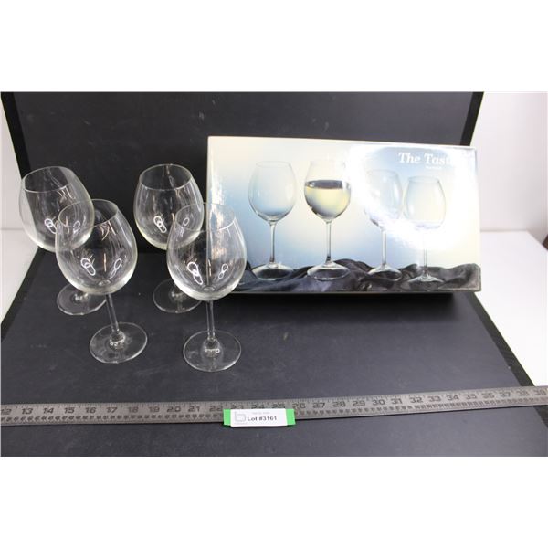 Saxony "The Tasters" Set of 4 Crystal Wine Glasses
