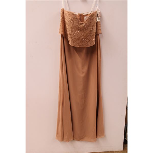 * Adrianna Papell Bridesmaid/Grad Dress - Size 14