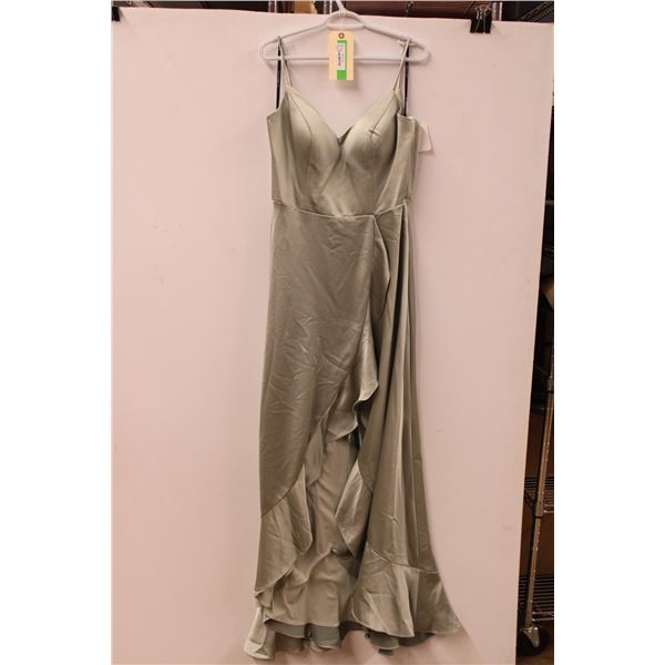 * Sorella Vita Bridesmaid/Grad Dress - Size 14