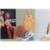 Image 3 : NBA Photo Frame 5 1/2'' x 3 1/2'' and Shaquille O Neil Display Figure