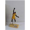 Image 4 : NBA Photo Frame 5 1/2'' x 3 1/2'' and Shaquille O Neil Display Figure