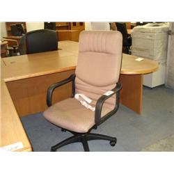 Beige Cloth Highback Gaslift Chair