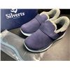 Image 2 : 1 Pair of Silverts Women's Extra Wide Comfort Shoes with Sherpa Lining Navy/Grey - Size 6 - New