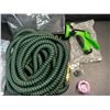 Image 2 : 1 Expandable Garden Hose with Nozzle and Hose Hanger - New