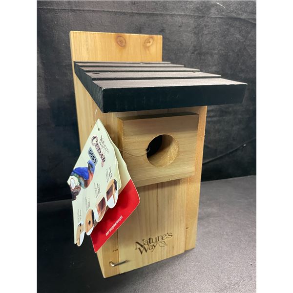 1 Nature's Way Cedar Bird House for Outdoors - New with Tags!