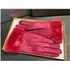 Image 3 : 3 Sets of Rosyline Winter Thermal Touchscreen Fleece-Lined Gloves - Red - New in Box