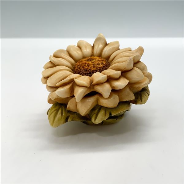 Harmony Kingdom Daisy II Figure Box, 2001