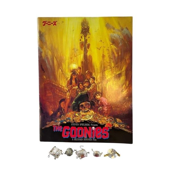 The Goonies (1985) - Pirate Treasure Crystals From One-Eyed Willy's Treasure + Asian Pressbook