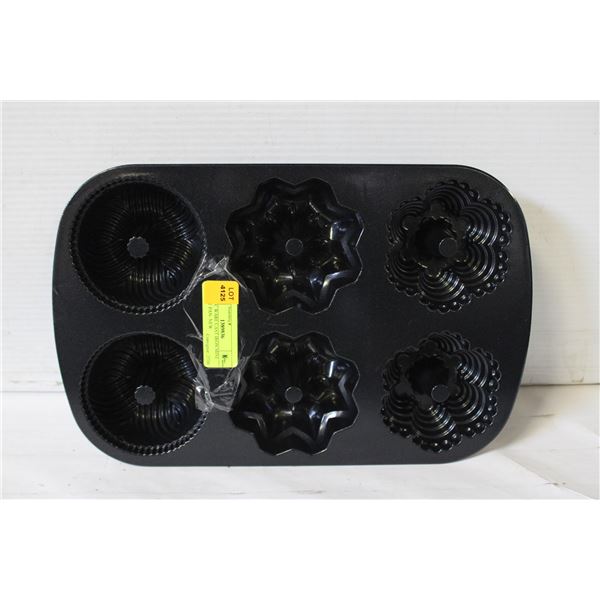 NORDIC WARE CAST IRON MINI BUNDT PAN- NEW
