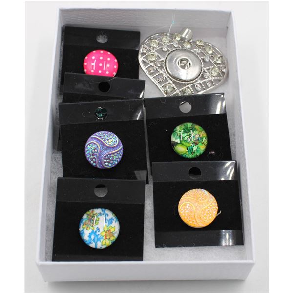 SNAP CHARM PENDNAT WITH SNAP CHARMS