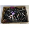 Image 1 : LOT OF 60 HAIR CUTTING SCISSORS INCL