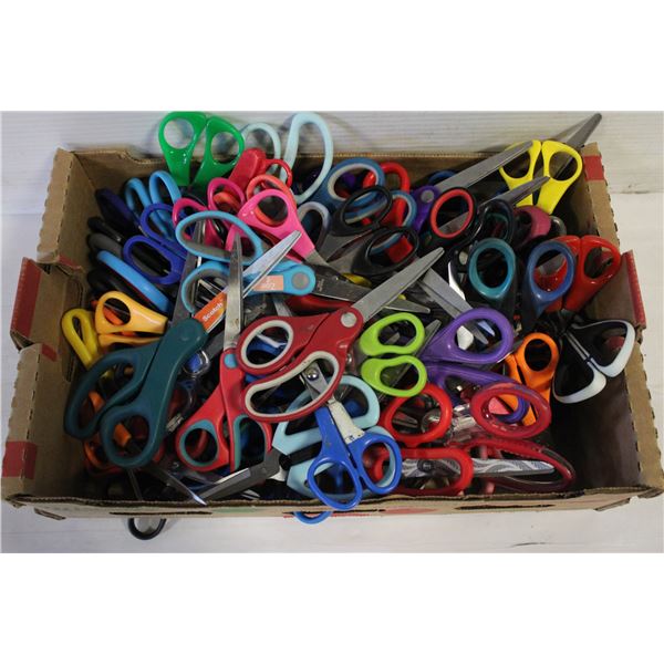 LOT OF 80 SCISSORS