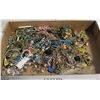 Image 1 : FLAT OF MISC JEWLERY