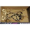 Image 1 : 6 NECKLACES INC POLISHED SHELL NECKLACE