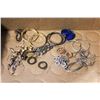 Image 1 : FLAT OF EARRINGS