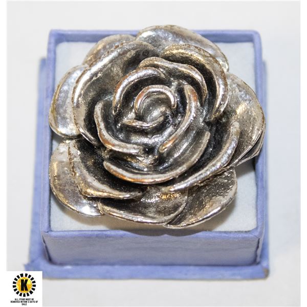 EXTRA LARGE VINTAGE FLOWER RING, ADJUSTABLE SIZE