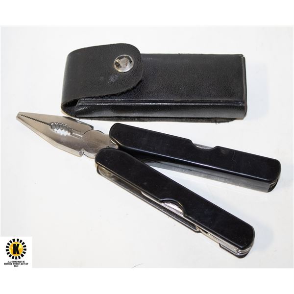 VINTAGE MULTITOOL IN LEATHER SHEATH