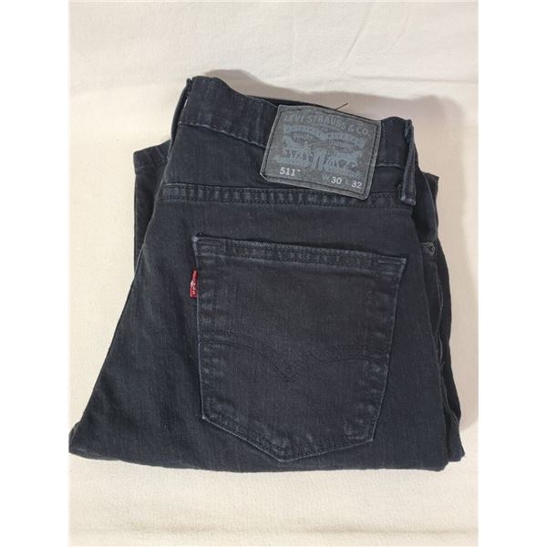 NEW LEVI STRAUSS & CO 32 X 30 JEANS