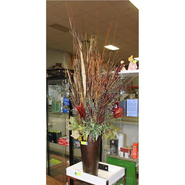 LARGE DECORATIVE PLANT DISPLAY