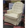 Image 1 : SWIVEL LIVING ROOM CHAIR 31" X 36" X 37"