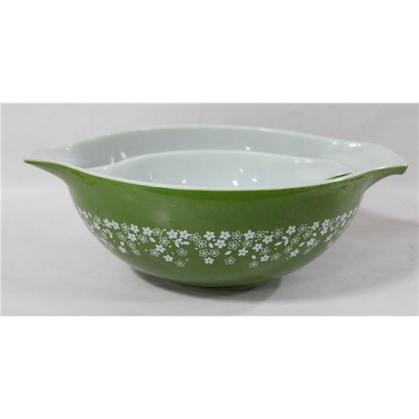 VINTAGE 1970'S PYREX MIXING BOWLS