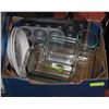 Image 1 : BOX WITH BAKEWARE INCL. PYREX BAKEWARE,