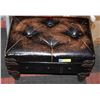 Image 1 : FOOT STOOL/STORAGE BENCH OLD STYLE