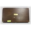 Image 2 : CUTLERY SET IN WOODEN CASE