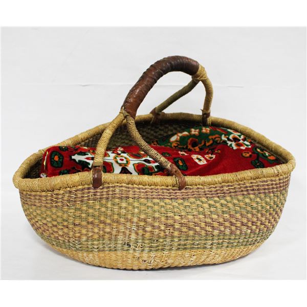 VINTAGE PERUVIAN HANDWOVEN LARGE