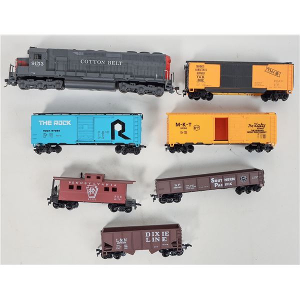 Santa Fe Cotton Belt  SD45T-2  Diesel W/rolling stock [185713]