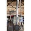 Image 1 : 3 shovels