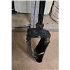Image 2 : post hole auger