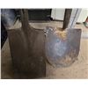 Image 2 : 2 shovels