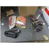 Image 1 : magnetic emergency trailer light, 2 signal lights and hardware
