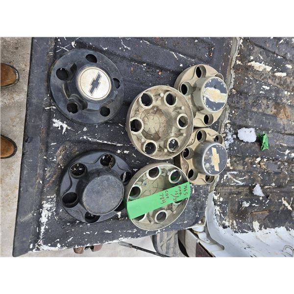 6 Chevrolet lug nut covers